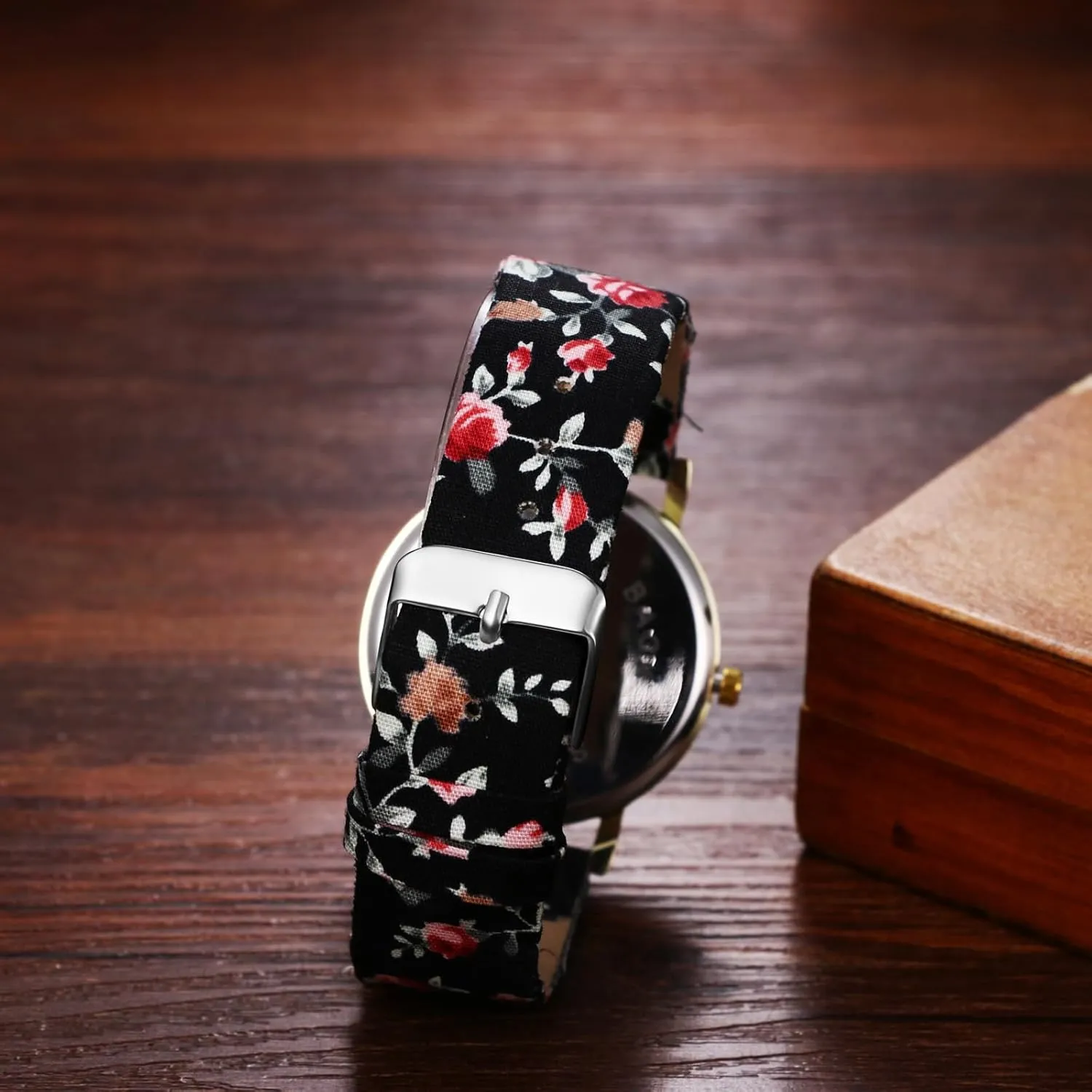Avaner Women's Leather Wrist Watches Boho Floral Printed Analog Quartz Watches