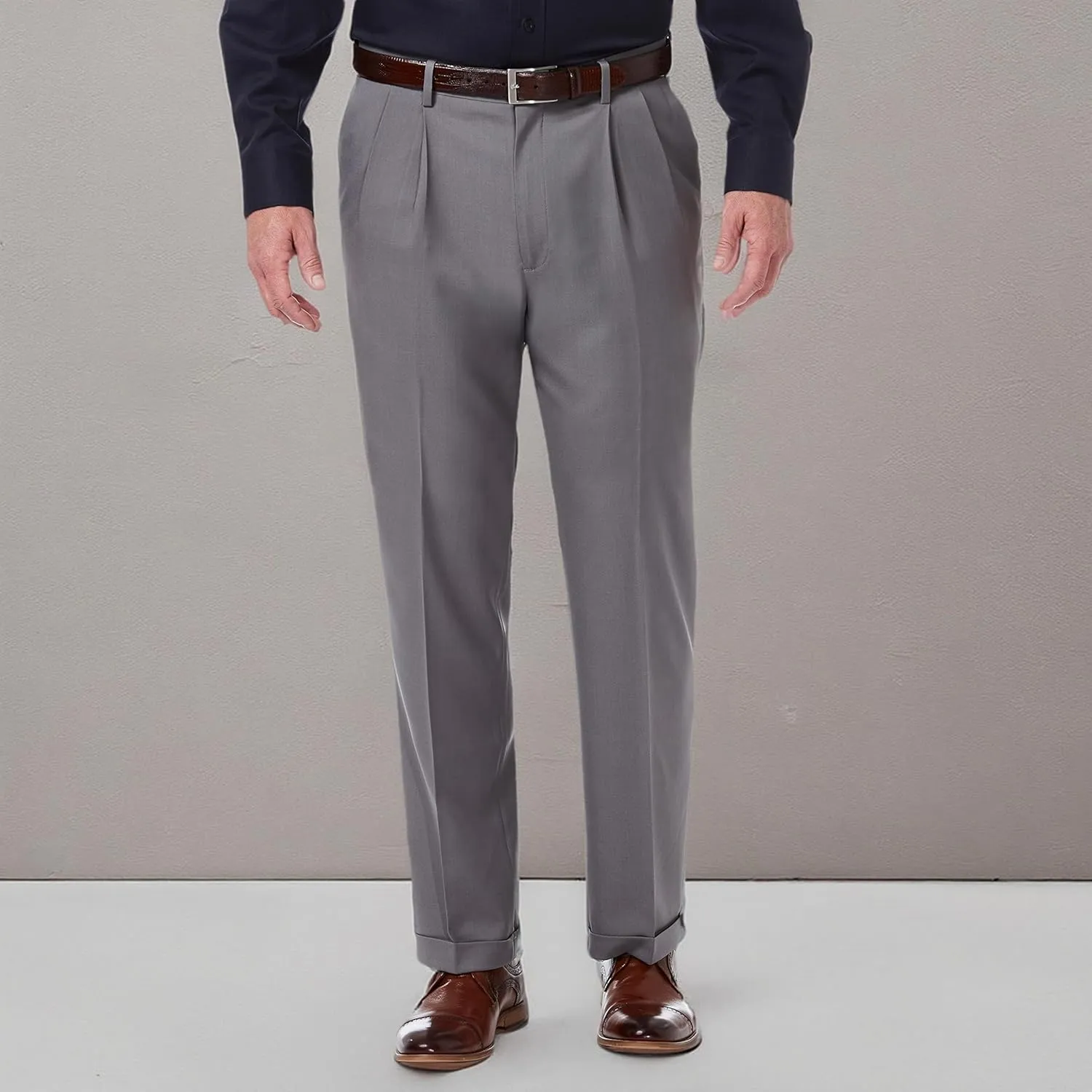 Haggar Men's Premium Comfort Classic Fit Pleat Front Dress Pant (Regular And Big & Tall Sizes)