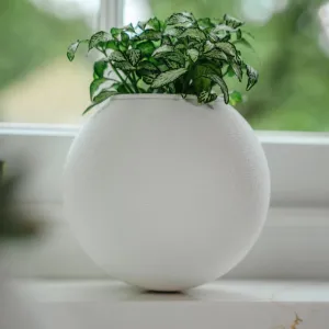 'The Wobble Pot' - A self balancing plant pot from Sliced Earth