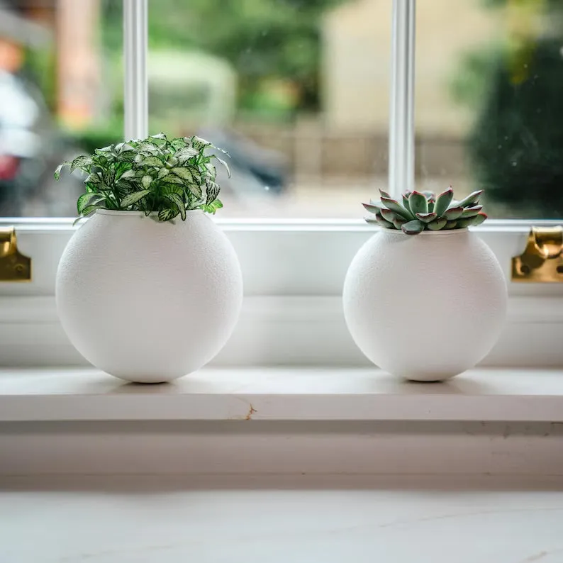 'The Wobble Pot' - A self balancing plant pot from Sliced Earth