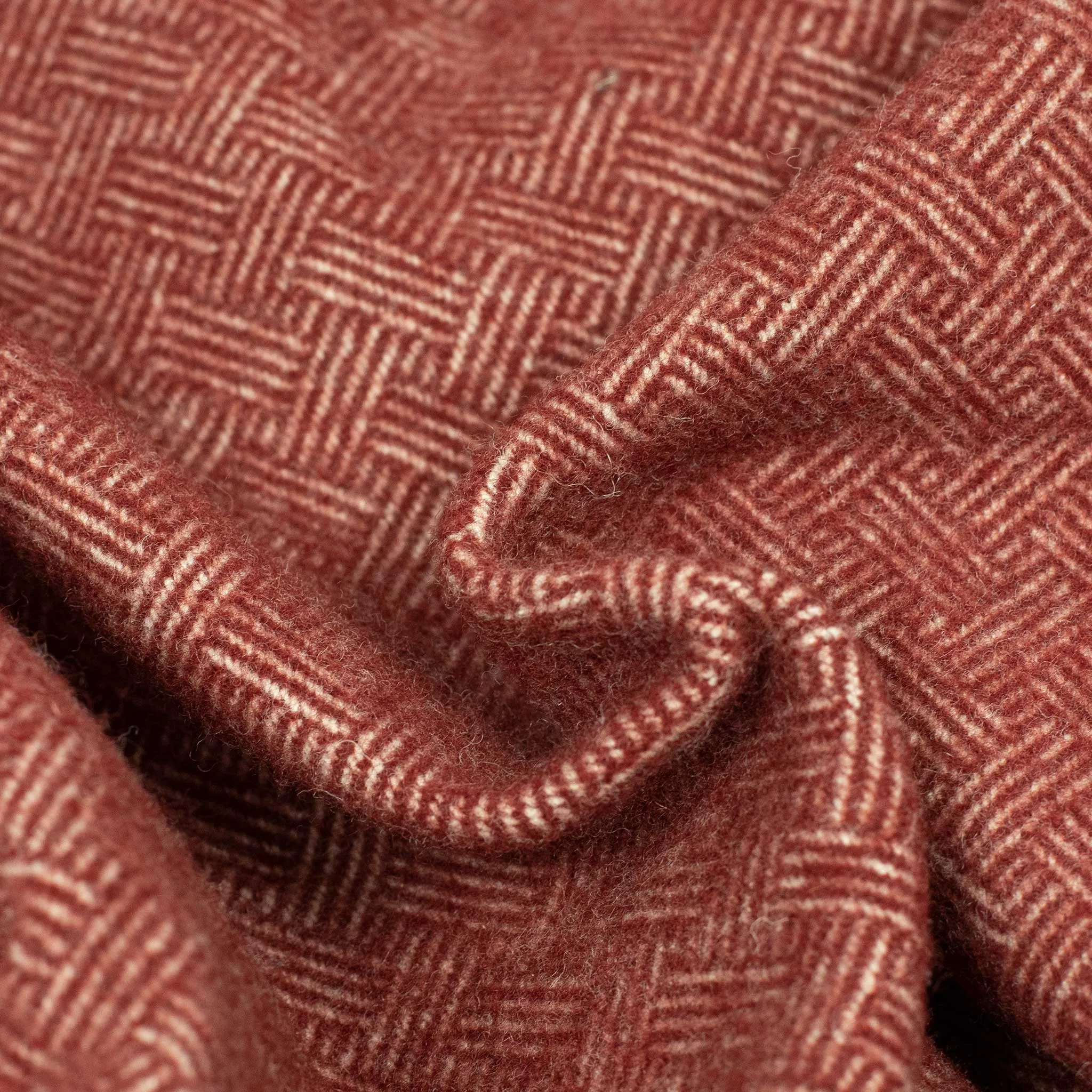 Waxed back picnic blanket in deco brick-red and ecru lambswool