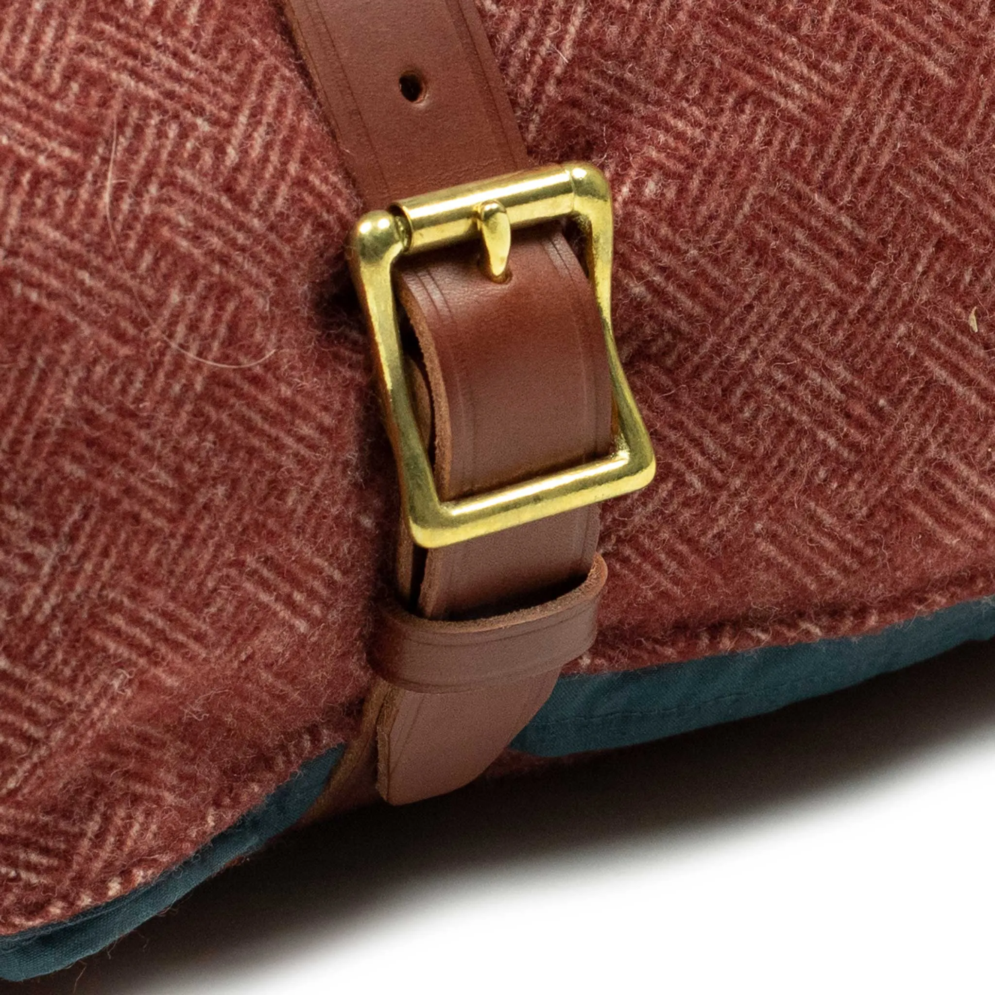 Waxed back picnic blanket in deco brick-red and ecru lambswool